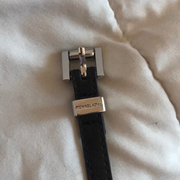 Michael Kors belt 🖤 - Picture 1 of 3